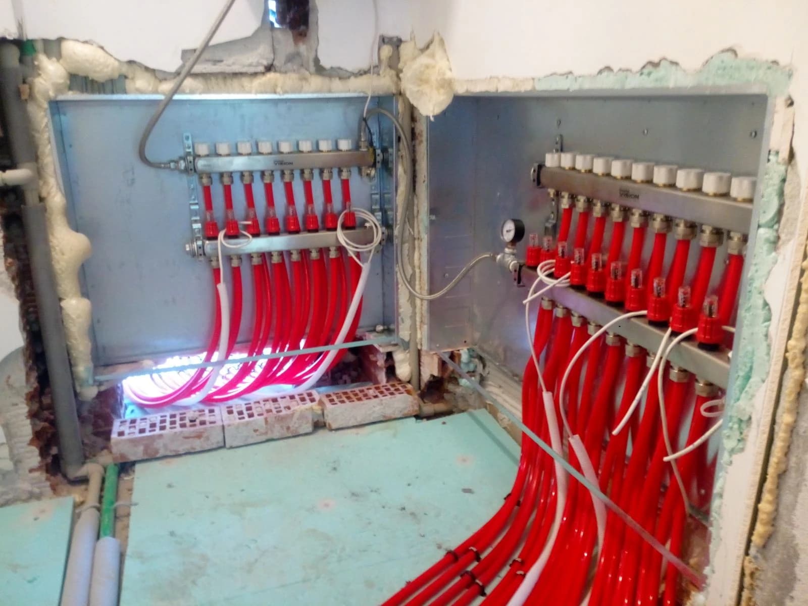 Трасета в стените